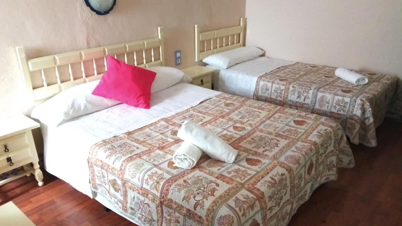 Pension Lisdos Sevilla Bagian luar foto