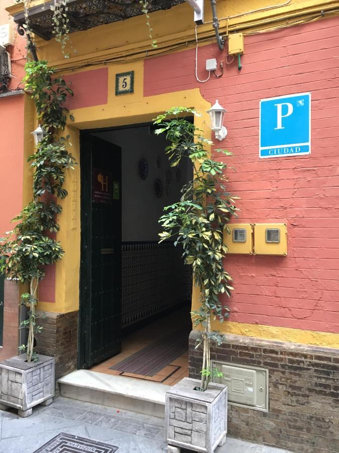 Pension Lisdos Sevilla Bagian luar foto