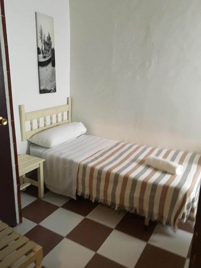 Pension Lisdos Sevilla Bagian luar foto