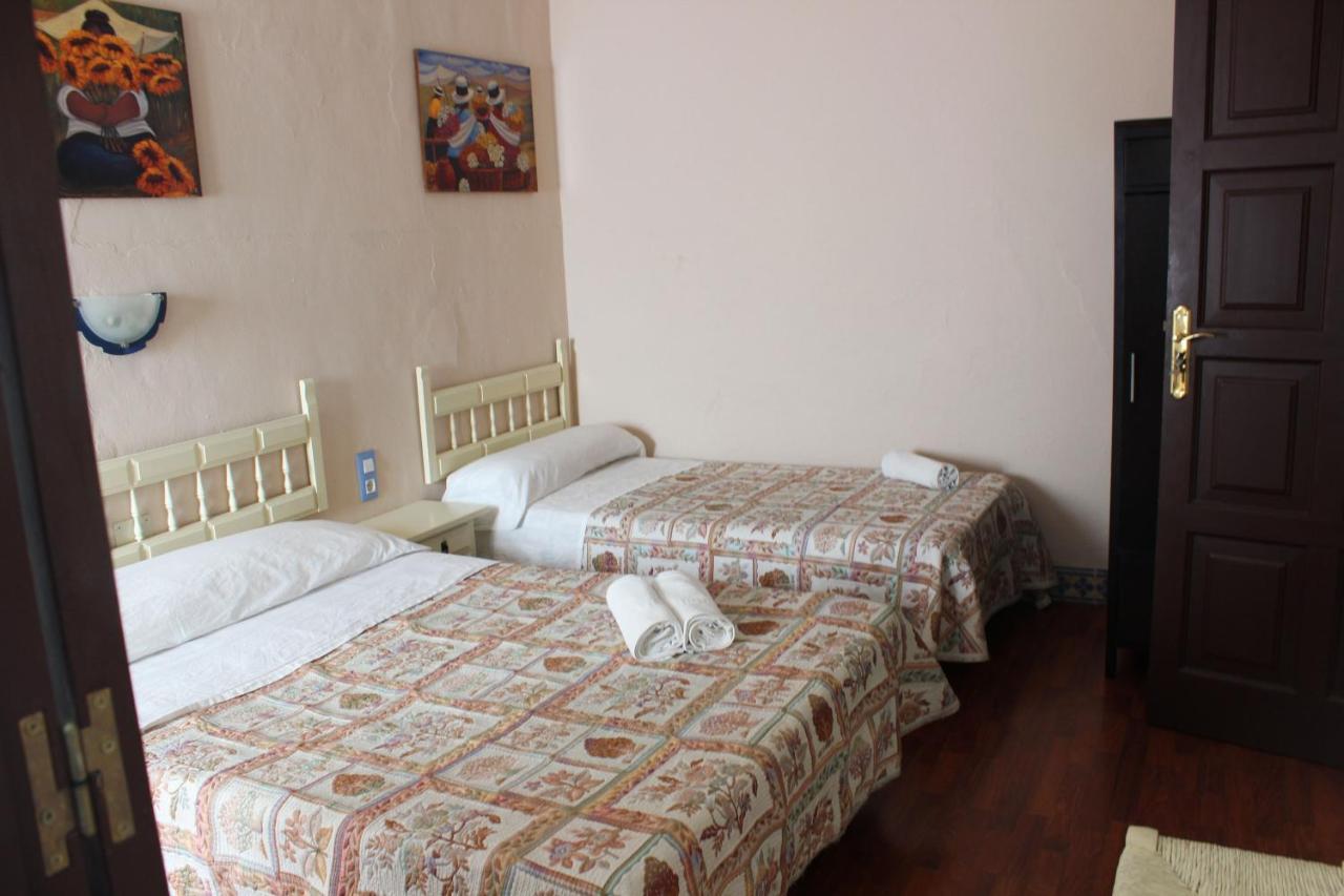 Pension Lisdos Sevilla Bagian luar foto