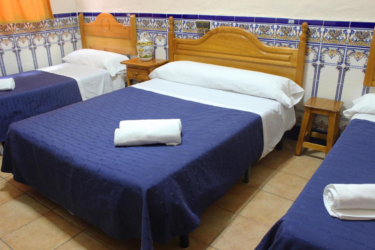 Pension Lisdos Sevilla Bagian luar foto
