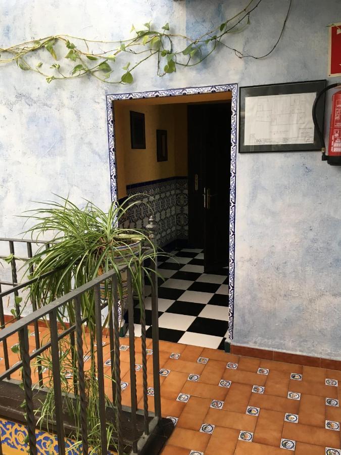 Pension Lisdos Sevilla Bagian luar foto