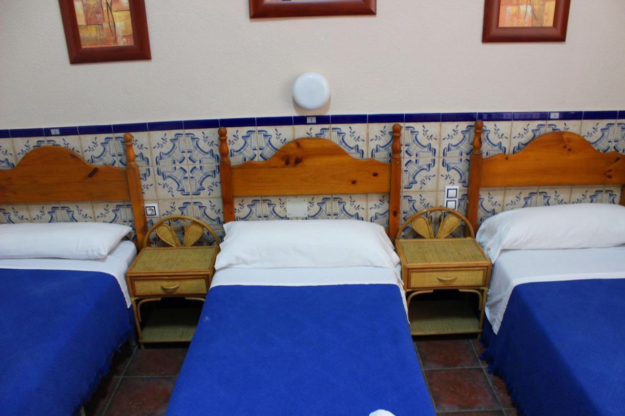 Pension Lisdos Sevilla Bagian luar foto