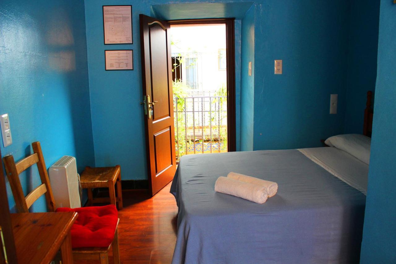 Pension Lisdos Sevilla Bagian luar foto
