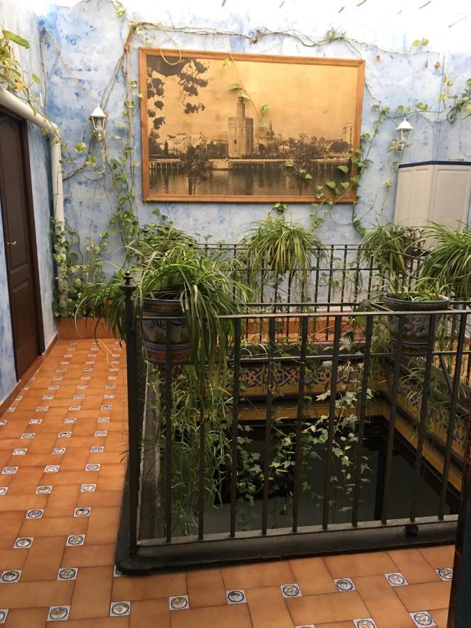 Pension Lisdos Sevilla Bagian luar foto