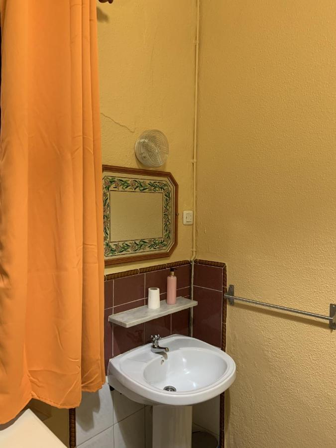 Pension Lisdos Sevilla Bagian luar foto