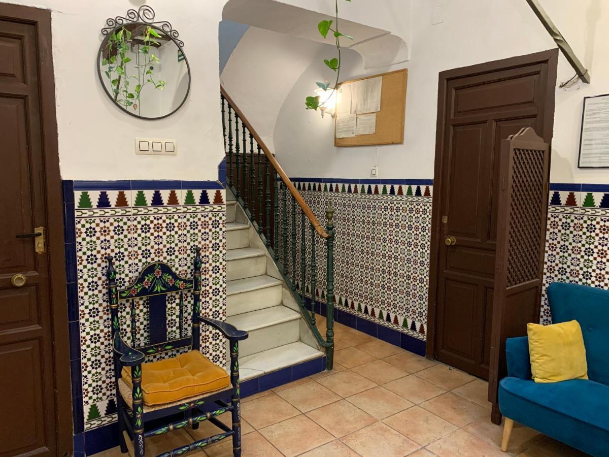Pension Lisdos Sevilla Bagian luar foto