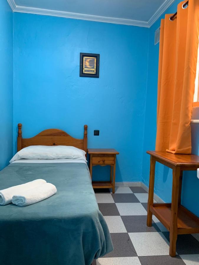 Pension Lisdos Sevilla Bagian luar foto
